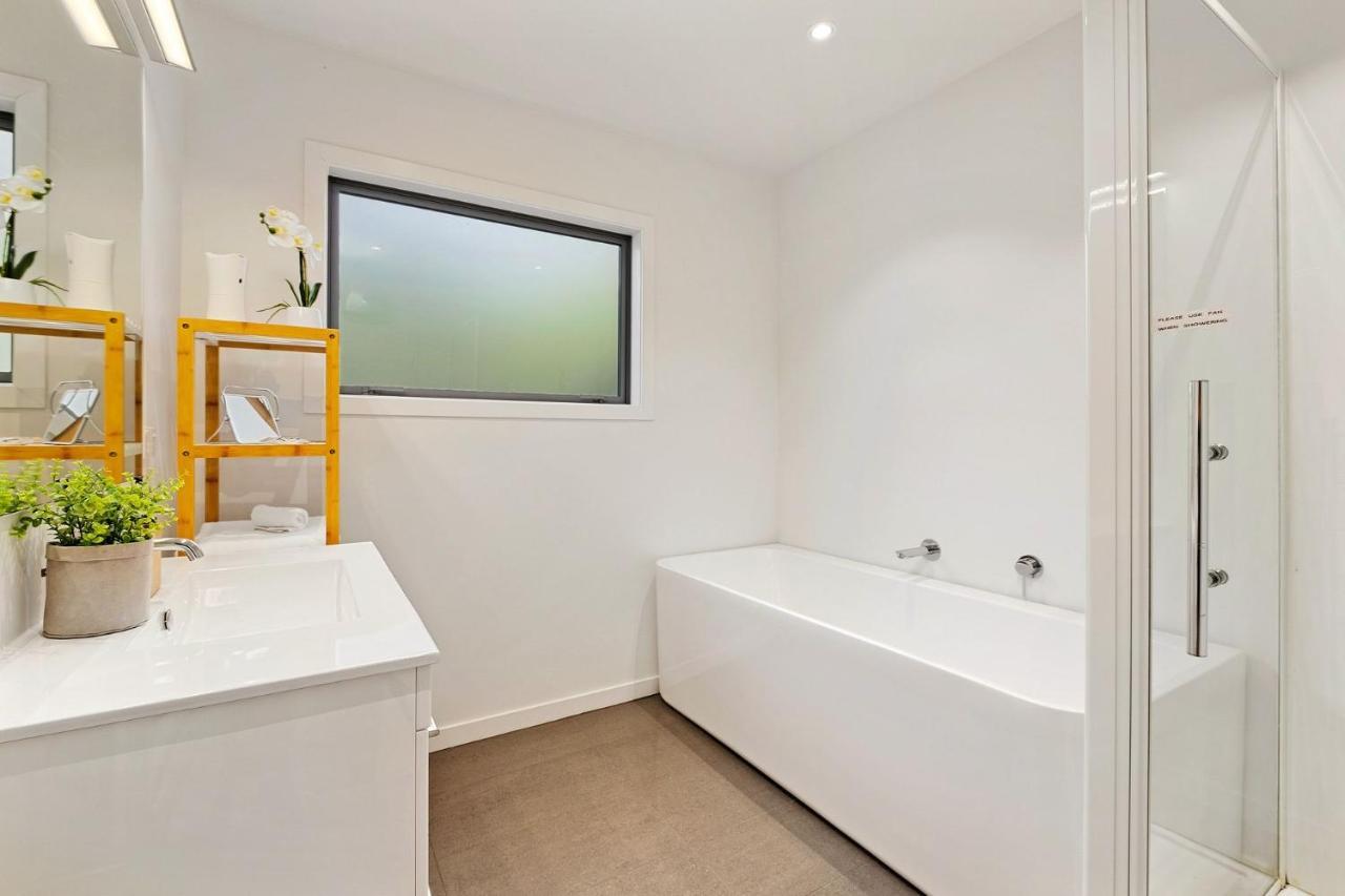 Queenstown Lakefront Dream 4 Bed Eksteriør billede